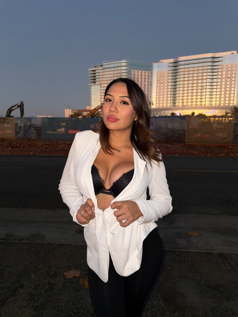 Take a pause and enjoy Ali Cruz — streaming from St. Johns