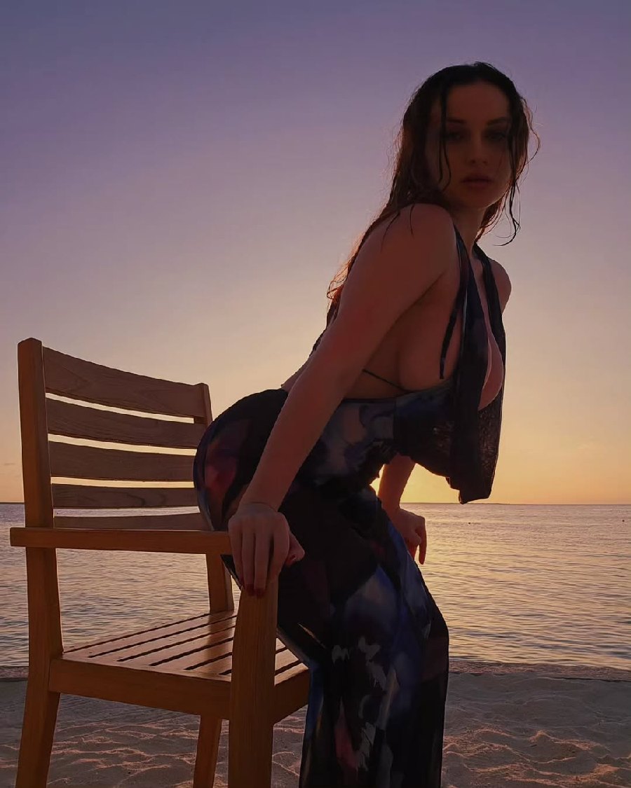 Sexy girl Miranda Faith nude in St. Johns