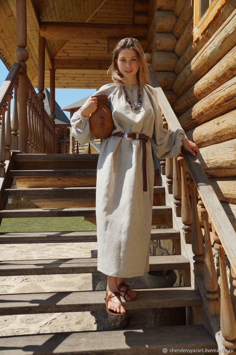 Girls in Slavic costumes in St. Johns