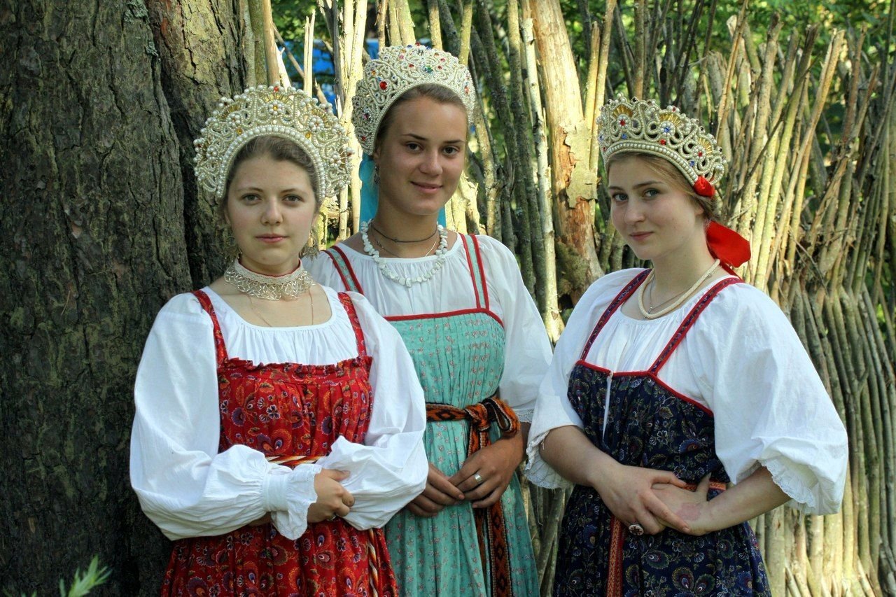Sexy model Girls in Slavic costumes in St. Johns